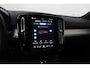 Volvo XC40 B3 Ultra Black Edition | Panoramadak | ACC | Trekhaak | 360° Camera | Stoel+Stuurverwarming
