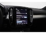 Volvo XC40 B3 Ultra Black Edition | Panoramadak | ACC | Trekhaak | 360° Camera | Stoel+Stuurverwarming