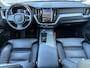 Volvo XC60 B5 Ultimate Dark | Achteruitrijcamera | Alarm klasse 1(startblokkering) | Apple Carplay/Android Auto|telefoonintegratie premium