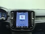 Volvo XC40 Extended Range Plus / 20'' / Nubuck incl. Fjord Blue Tapijt / Trekhaak / Stoel + Stuurw. Verwarming / PDC + Camera / Getint Glas /