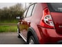 Dacia Sandero 1.6 Stepway Lage km stand | Leer | Trekhaak | Airco