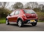 Dacia Sandero 1.6 Stepway Lage km stand | Leer | Trekhaak | Airco