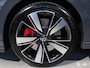 Volkswagen Golf 1.4 eHybrid GTE / DEALER OND. / IQ LIGHT / AMBIENTE / TREKHAAK / 18"