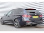BMW 5-Serie Touring 530e 292PK BUSINESS EDITION PLUS M-SPORT AUTOMAAT / NAVI / LEDER / FULL-LED / CLIMA / PDC / 19" LMV / CAMERA / KEYLESS / WINTERPAKKET / CRUISECONTROL / NIEUWSTAAT !!