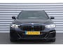 BMW 5-Serie Touring 530e 292PK BUSINESS EDITION PLUS M-SPORT AUTOMAAT / NAVI / LEDER / FULL-LED / CLIMA / PDC / 19" LMV / CAMERA / KEYLESS / WINTERPAKKET / CRUISECONTROL / NIEUWSTAAT !!