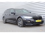 BMW 5-Serie Touring 530e 292PK BUSINESS EDITION PLUS M-SPORT AUTOMAAT / NAVI / LEDER / FULL-LED / CLIMA / PDC / 19" LMV / CAMERA / KEYLESS / WINTERPAKKET / CRUISECONTROL / NIEUWSTAAT !!