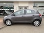Toyota Yaris 1.3 VVTi Comfort | Airco | All-season | Trekhaak | Radio |