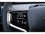 Volvo EX30 Single Motor Ext Range Plus Black Ed Europa 69 kWh Adaptieve Cruise Control | 20" Lichtmetalen velgen | Parkeersensoren voor + achter | Stoelverwarming | Verwarmd stuurwiel | Elektr. verstelbare voorstoelen | Google Service | Harman Kardon Audio | Parkeercamera