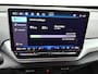 Volkswagen ID.4 Pro Business 77 kWh 286 PK | Herwaardering | Trekhaak | 360 Camera | 19" lichtmetalen velgen | IQ Lights | Stoelverwarming | Apple Carplay draadloos | Stuurverwarming | Lane assist | Android Auto draadloos | Parkeersensoren | Navigatie |