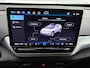 Volkswagen ID.4 Pro Business 77 kWh 286 PK | Herwaardering | Trekhaak | 360 Camera | 19" lichtmetalen velgen | IQ Lights | Stoelverwarming | Apple Carplay draadloos | Stuurverwarming | Lane assist | Android Auto draadloos | Parkeersensoren | Navigatie |
