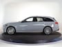 Mercedes-Benz C-klasse Estate 300e Business Solution AMG | Night | Panoramaschuifdak | Trekhaak | Sfeerverlichting | 19 LM velgen |
