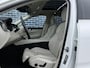 Volvo XC60 2.0 T8 Twin Engine AWD Inscription | Trekhaak | Adaptieve Cruise | Head Up | Panoramadak | BLIS | Keyless Entry | Parkeer Camera | Power Seats |