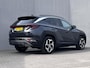 Hyundai Tucson 1.6 T-GDI PHEV Comfort Smart 4WD Automaat / Fabrieksgarantie tot 11-2027 / Dealer onderhouden / Weinig km / EAER 62 km / Elektrische klep / 1.350 kg trekgewicht / Adaptieve CC / Navigatie / Apple Carplay Android / 19" LM wielen /