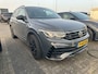 Volkswagen Tiguan 1.4 TSI eHybrid R-Line | 245 PK Automaat | SoH 91% | Black Style | 360* Camera | Trekhaak | 20' Inch | Panorama Dak | Navigatie PRO (Groot Scherm) | Digital Cockpit PRO | Keyless | Stoelverwarming