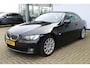 BMW 3-Serie Cabrio 330i | 3.0L 6 Cilinder 272 Pk | Elektrisch verstelbare stoelen | Parkeersensoren achter | Stoelverwarming | Climate controle | Navigatie | Lederen bekleding |