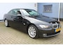BMW 3-Serie Cabrio 330i | 3.0L 6 Cilinder 272 Pk | Elektrisch verstelbare stoelen | Parkeersensoren achter | Stoelverwarming | Climate controle | Navigatie | Lederen bekleding |