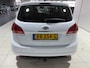 Kia Venga 1.4 CVVT Summer Edition Trekhaak, All Season banden, glazen panorama-dak, Navigatie, Camera.