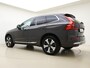 Volvo XC60 T6 355pk hybrid AWD Plus Bright / Panoramisch / H&K audio / Trekhaak / Stoel&Stuur verwarming / Volvo On Call / Google navigatie.