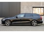 Volvo V60 B4 Ultra Dark Pano 360c B&W Massage 19''