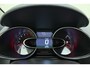Renault Clio Estate 0.9 TCe Intens Stoelverwarming l Cruise Control l Climate Control l Bluetooth l Bass Reflex l Dakrails l LED dagrijverlichting l Lichtmetalen Velgen