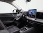 Volkswagen Tiguan 1.5 eHybrid Elegance 272 PK| SoH 100% | Panorama Dak | Navigatie | 360* Camera (Helicopter View) | Head-Updisplay | Stoel en Stuurverwarming | Stuurwielverwarming | Bekleding ArtVelours