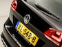 Volkswagen Golf Variant 2.0 TSI R 301Pk Automaat (PANORAMADAK, APPLE CARPLAY, NAVIGATIE, LEDER, KEYLESS, DYNAUDIO, CAMERA, ADAPTIVE CRUISE, MODE KNOP, GETINT GLAS, NIEUWSTAAT)