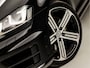Volkswagen Golf Variant 2.0 TSI R 301Pk Automaat (PANORAMADAK, APPLE CARPLAY, NAVIGATIE, LEDER, KEYLESS, DYNAUDIO, CAMERA, ADAPTIVE CRUISE, MODE KNOP, GETINT GLAS, NIEUWSTAAT)