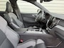 Volvo XC60 2.0 Recharge T6 AWD R-Design / 21 Velgen / Treeplanken / Sport stoelen /