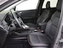 Renault Captur 1.3 TCe 140 Initiale Paris | Stoel & Stuurverwarming | electronic climate control | lichtmetalen velgen 18" | luxe lederen bekleding | navigatiesysteem full map | Voorruit verwarming |