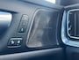 Volvo V60 T6 Plug-in hybrid AWD Ultimate Dark | Panoramadak | Head up Display | Trekhaak | 360 Camera | Parkeersensoren voor en achter | Stoel en stuurwielverwarming | BLIS | LED | 19'' |