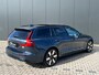 Volvo V60 T6 Plug-in hybrid AWD Ultimate Dark | Panoramadak | Head up Display | Trekhaak | 360 Camera | Parkeersensoren voor en achter | Stoel en stuurwielverwarming | BLIS | LED | 19'' |