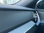 Volvo V60 T6 Plug-in hybrid AWD Ultimate Dark | Panoramadak | Head up Display | Trekhaak | 360 Camera | Parkeersensoren voor en achter | Stoel en stuurwielverwarming | BLIS | LED | 19'' |