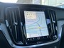 Volvo V60 T6 Plug-in hybrid AWD Ultimate Dark | Panoramadak | Head up Display | Trekhaak | 360 Camera | Parkeersensoren voor en achter | Stoel en stuurwielverwarming | BLIS | LED | 19'' |