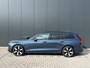Volvo V60 T6 Plug-in hybrid AWD Ultimate Dark | Panoramadak | Head up Display | Trekhaak | 360 Camera | Parkeersensoren voor en achter | Stoel en stuurwielverwarming | BLIS | LED | 19'' |