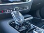 Volvo V60 T6 Plug-in hybrid AWD Ultimate Dark | Panoramadak | Head up Display | Trekhaak | 360 Camera | Parkeersensoren voor en achter | Stoel en stuurwielverwarming | BLIS | LED | 19'' |