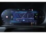 Volvo XC90 2.0 T8 Plug-in hybrid AWD Ultra Dark | Bowers & Wilkins Premium audio | Luchtvering | Panoramadak | Semi-Electrische Wegklapbare Trekhaak | Google Infotainment | Stoelverwarming | Stuurwielverwarming | Parkeerverwarming