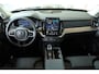 Volvo XC90 2.0 T8 Plug-in hybrid AWD Ultra Dark | Bowers & Wilkins Premium audio | Luchtvering | Panoramadak | Semi-Electrische Wegklapbare Trekhaak | Google Infotainment | Stoelverwarming | Stuurwielverwarming | Parkeerverwarming
