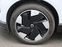 Volvo EX30 Single Motor Extended Range Ultra | Privacy glass | Harman Kardon speakersysteem | Climate Control / ECC | Panoramadak | Licht metalen velgen 19 inch | Cruise control Adaptive | Connectiviteit af fabriek | Navigatie | Elektrisch verst. stoelen | Stoelverwarming | LED koplampen | Park Distance Control voor en achter | Achteruitrijcamera |