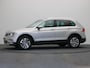 Volkswagen Tiguan 1.4 TSI Comfortline Business | Climate control | Stoelverwarming | Trekhaak elektrisch uitklapbaar | Navigatie | PDC voor en achter |
