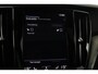 Volvo V60 T8 Twin Engine Inscription | Panoramadak | Bowers & Wilkins | Trekhaak | Apple Carplay | Getint Glas