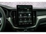 Volvo XC60 2.0 T6 Plug-in hybrid AWD Ultra Black Edition | Facelift | Harman Kardon Audio | Head-up Display | 360 Graden Camera | Panoramadak | Lichtmetalen Velgen 21 inch | Elektrisch Verstelbare Voorstoelen | Keyless Entry | BLIS
