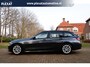 BMW 3-Serie Touring 318i High Executive Aut. | Zomer + Winterset | Full Led | Apple Car Play | Keurige staat | Dealeronderhouden |