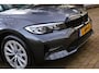 BMW 3-Serie Touring 318i High Executive Aut. | Zomer + Winterset | Full Led | Apple Car Play | Keurige staat | Dealeronderhouden |