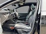 Peugeot e-208 EV GT 350 50 kWh Black Package / Panoramadak / Adaptive Cruise / Stoelverwarming / Leder/Alcantara / Navigatie / Carplay / Camera / Keyless / Warmtepomp / 3 Fase / Comfort-Pakket / Black-Package / Full LED / 1e Eigenaar /