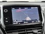 Peugeot 208 Allure 110pk | Navigatie | Climate Control | Cruise Control | Parkeersensoren | Armsteun | Apple Carplay / Android Auto | Bluetooth | Elektrisch inklapbare spiegels | Automatisch dimlicht | Regensensor | Dealeronderhouden | All seasonbanden | 16" lichtmetalen velgen |