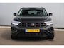 Volkswagen T-Roc 1.5 TSI Life Black Edition 150PK DSG Automaat Trekhaak Virtual 19 inch LMV Adaptive Cruise Lane Assist LED
