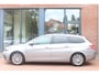 Peugeot 308 SW 1.2 PureTech *Premium* | Leder | Camera | Trekhaak | Panorama | Carplay | Navigatie | Cruise & Climate Control | Privacy |
