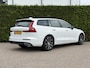 Volvo V60 B3 Momentum Advantage | Blis | Parkeer sensoren | Elektrische stoelen | AppleCarplay | Bluetooth |