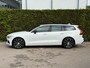 Volvo V60 2.0 B3 Momentum Advantage