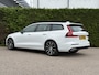 Volvo V60 B3 Momentum Advantage | Blis | Parkeer sensoren | Elektrische stoelen | AppleCarplay | Bluetooth |